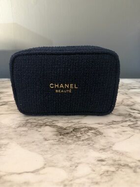 Chanel Beautē cosmetic bag